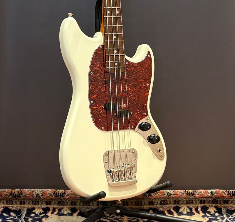 2022 Squier Mustang Bass