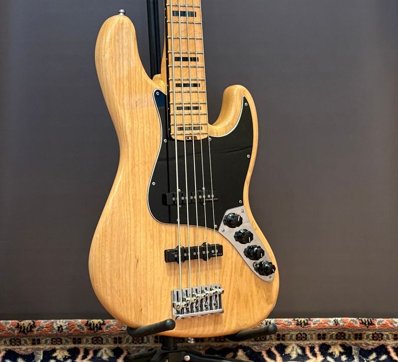 2016 Fender American Elite Jazz Bass V