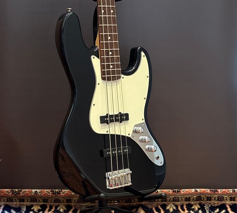 2006 Squier Standard Series Jazz Bass