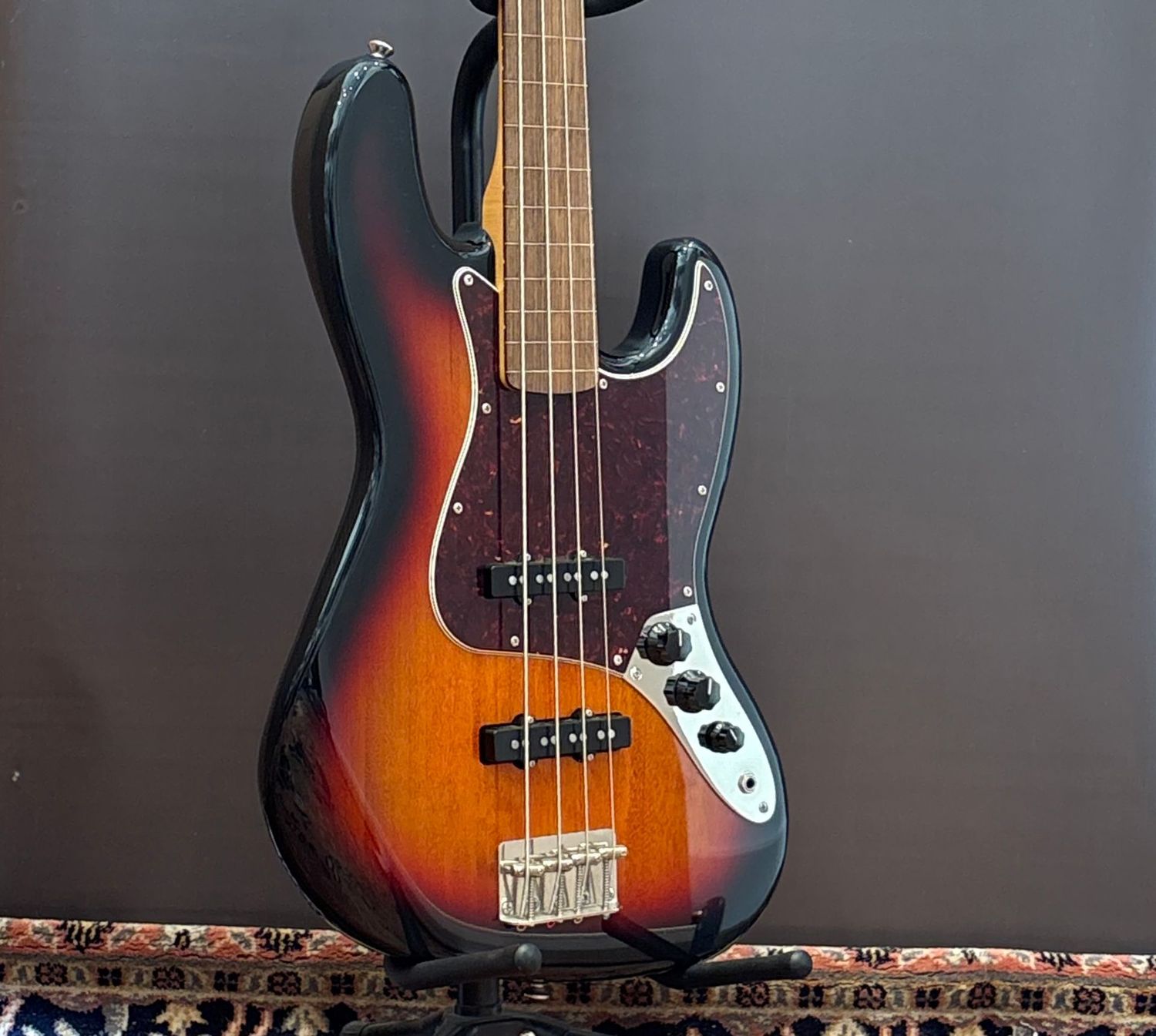 2019 Squier Classic Vibe '60s Fretless Jazz Bass 2019 Squier Classic Vibe '60s Fretless Jazz Bass