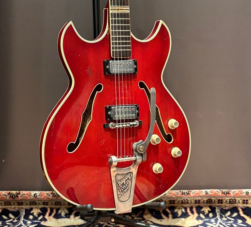1965 Hofner Verithin de Luxe Bigsby