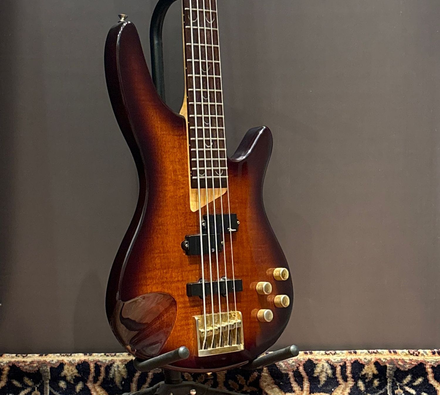 1995 Dean DB95 5-String Bass 1995 Dean DB95 5-String Bass