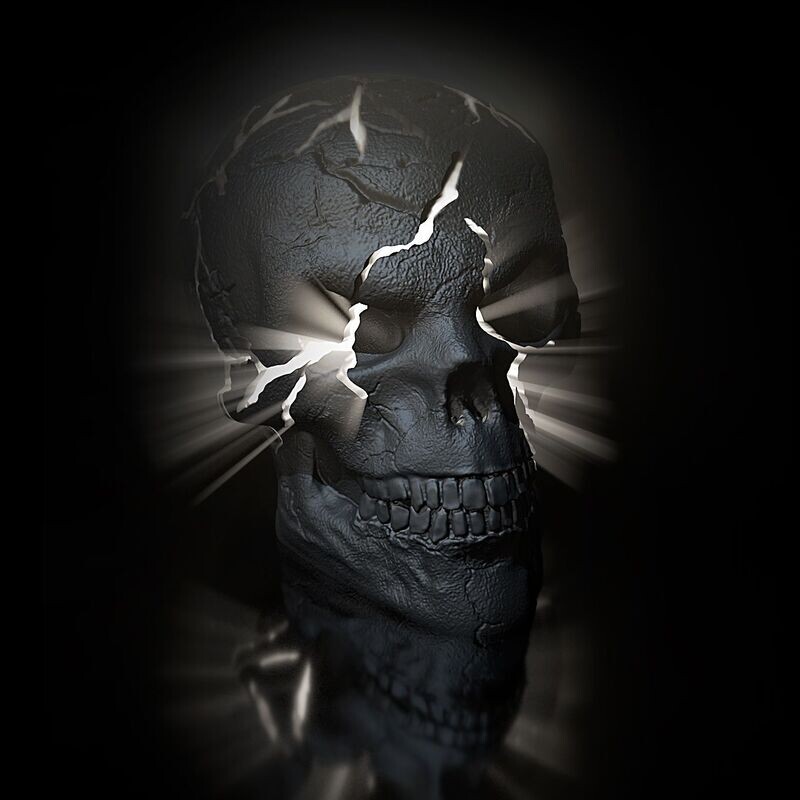 ​Skull Lamp with Cracks