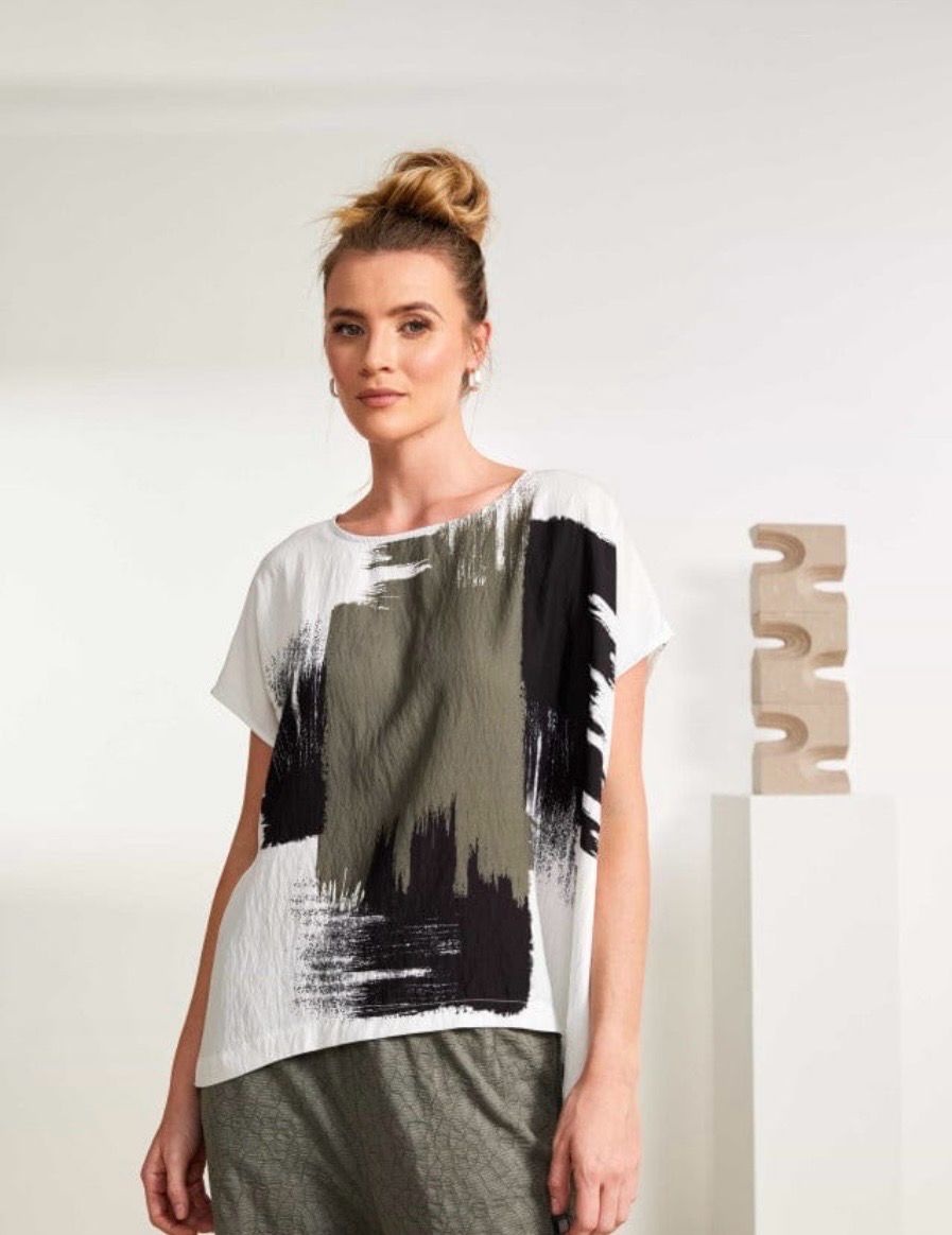 Brush Stroke Round Neck Top