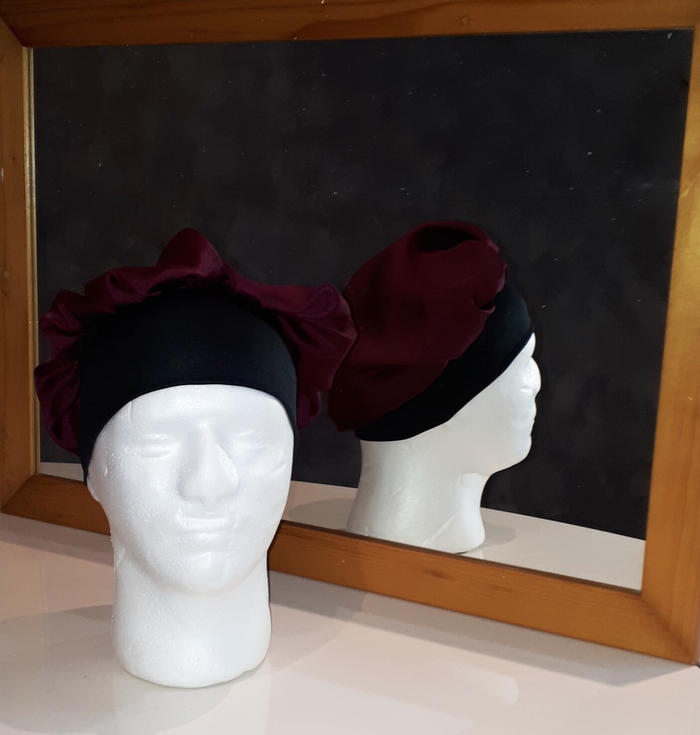Petit Bonnet en Satin