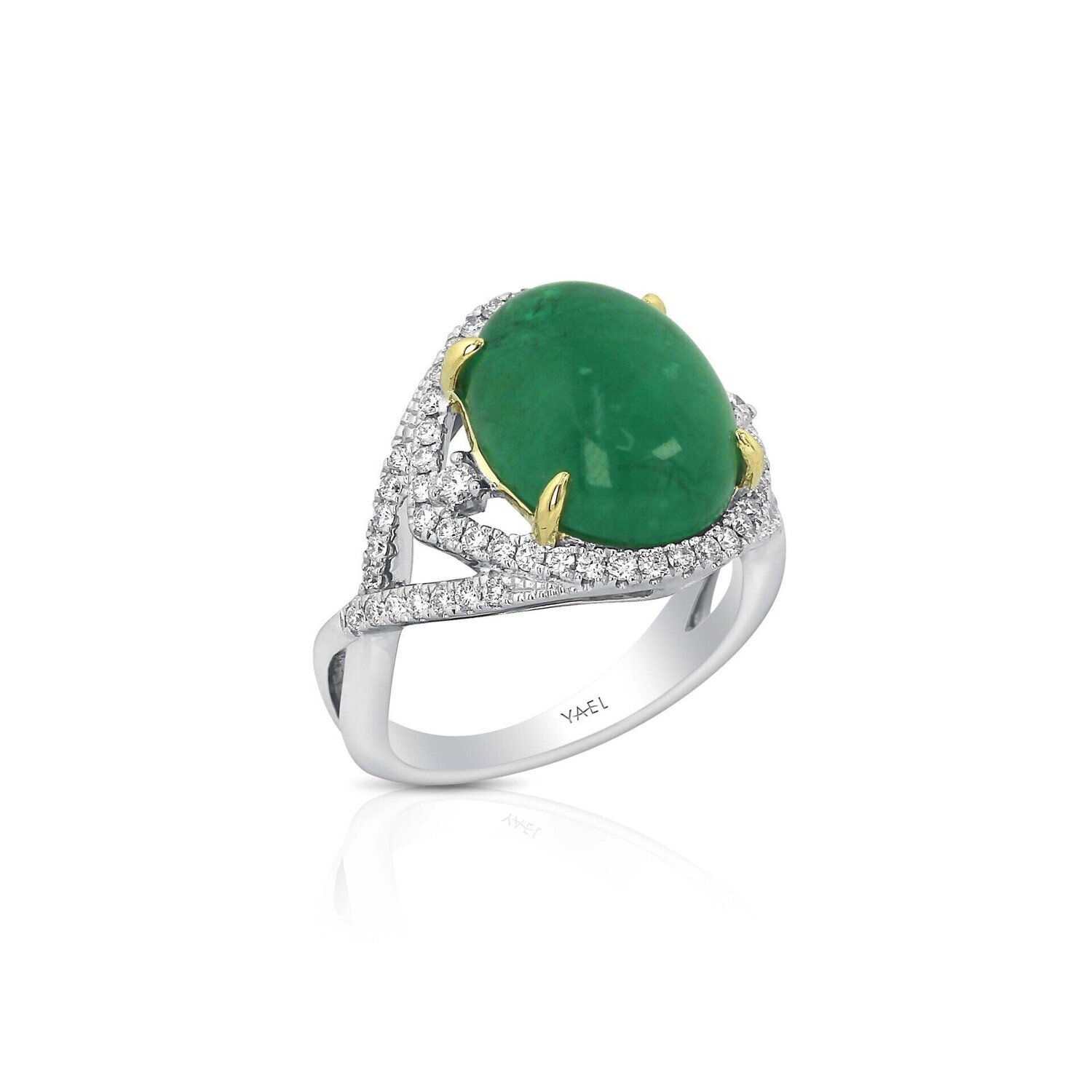 18kt White and Yellow Gold - Oval Emerald: 7.19ct - White Round Diamond: 0.50ct