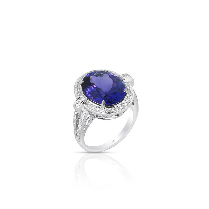 18kt White Gold - Oval Tanzanite: 7.11ct - White Round Diamond: 0.58ct