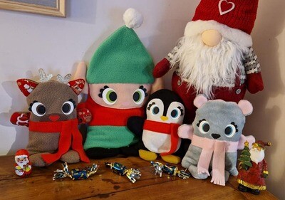 Lot bouillottes ou doudou de Noel - les personnages
