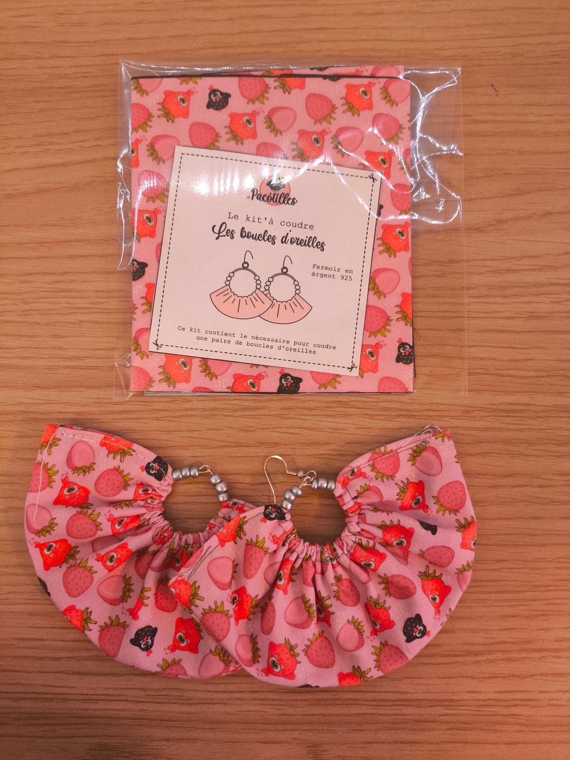Kit boucle d&#39;oreille - fraise