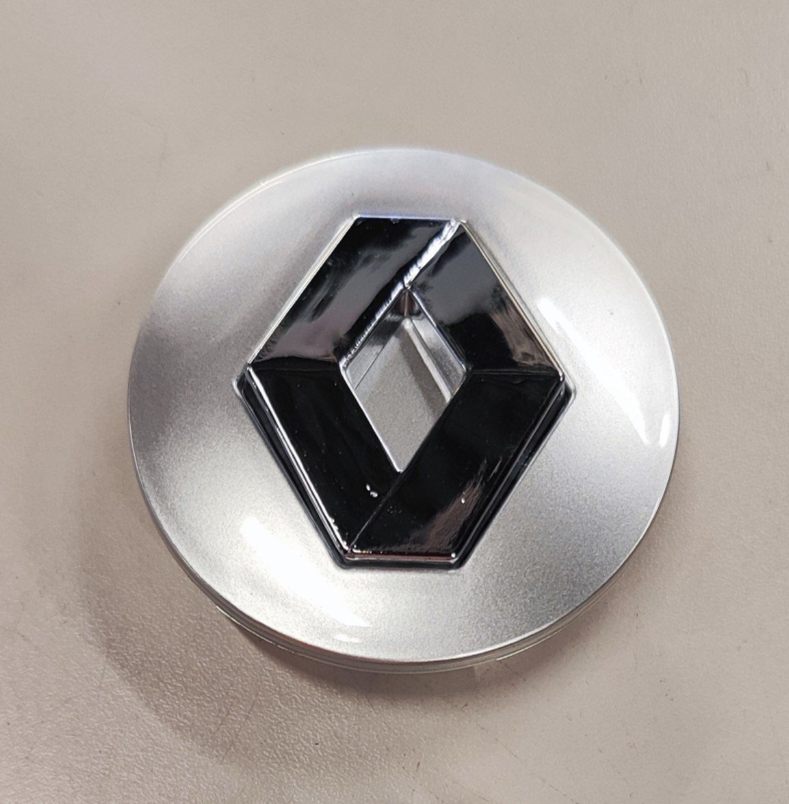 C-0097 - VELJEKAPSEL RENAULT 57MM HÕBE 1TK.