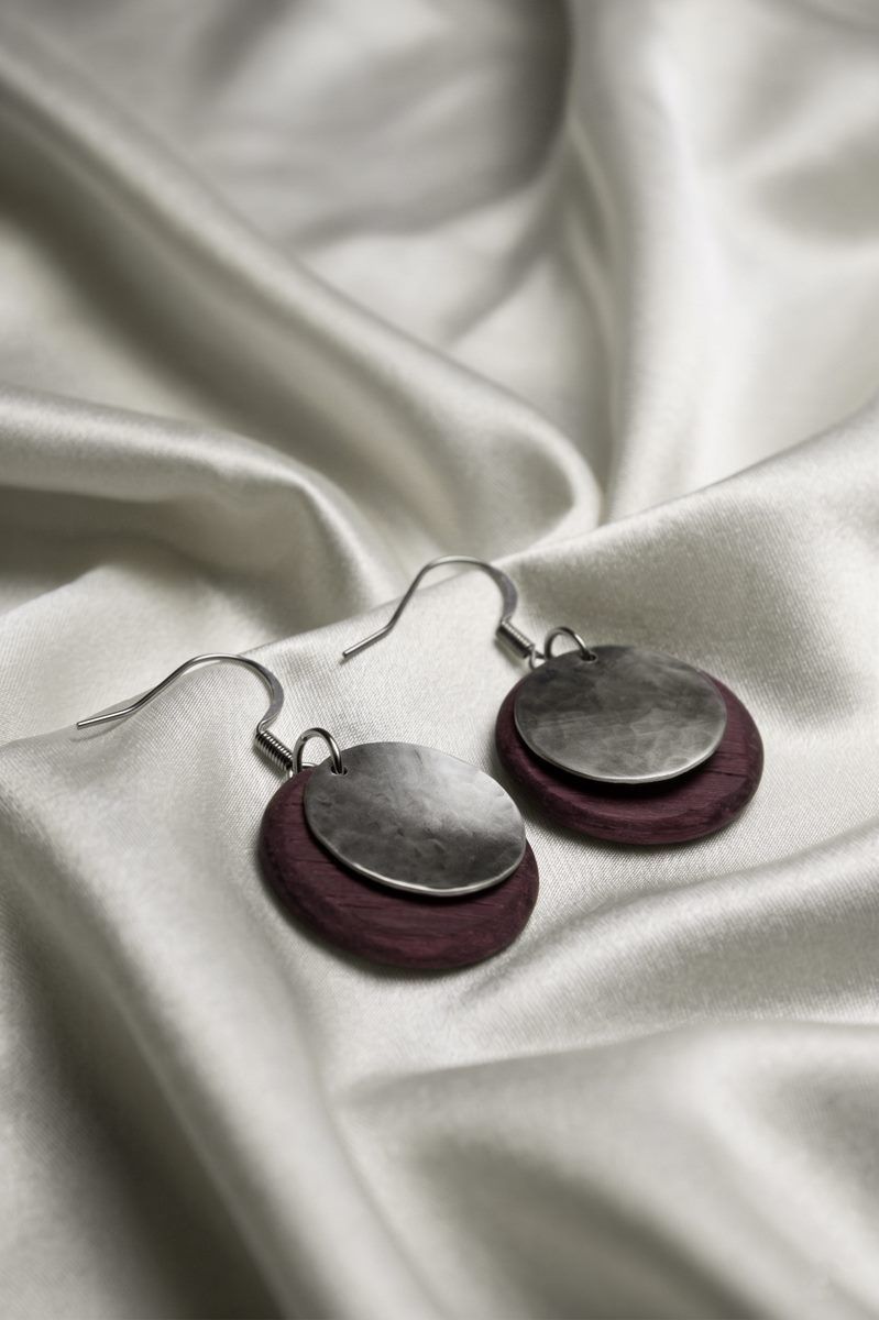 "Crimson Circle" – Χειροποίητα Σκουλαρίκια από Ξύλο Purpleheart &amp; Σφυρήλατο Άλπακα