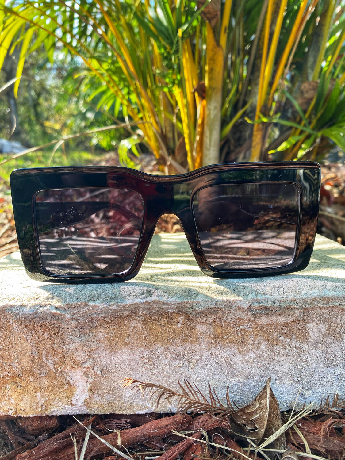 "The Notorious" Rectangular wide frame sunglasses