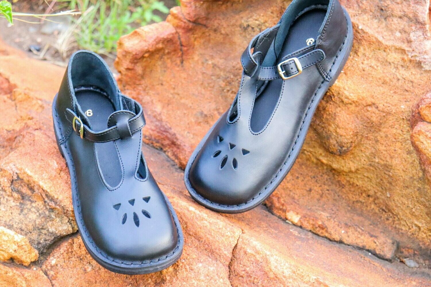 girls school shoes size 7