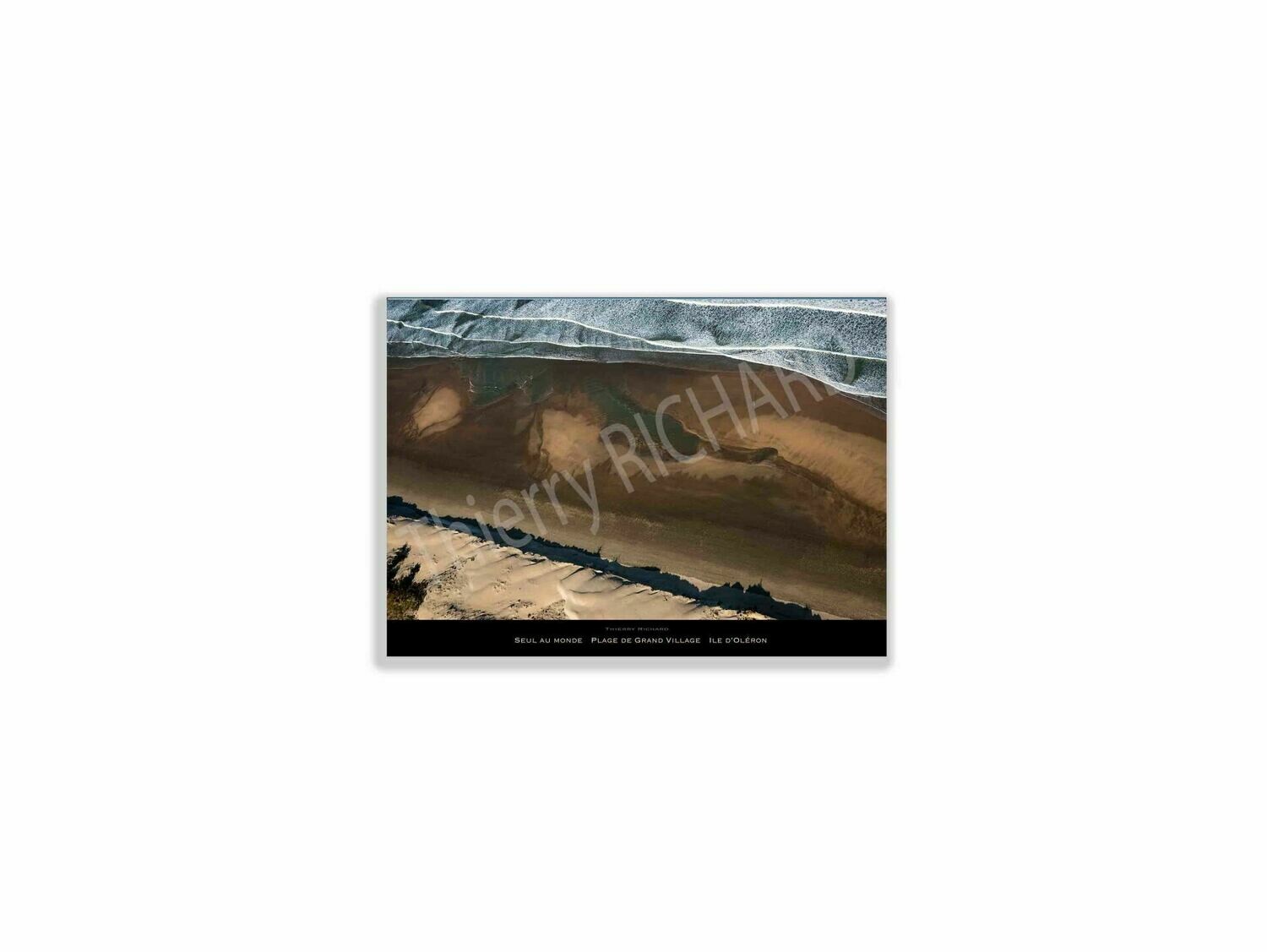 Seul au monde Grand Village Plage, Dimensions photo: Tirage 30x40 cm
