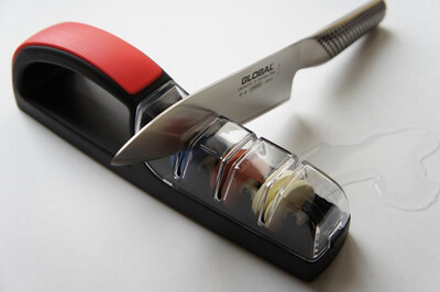 MINOSHARP 'plus 3' messenslijper zwart/rood