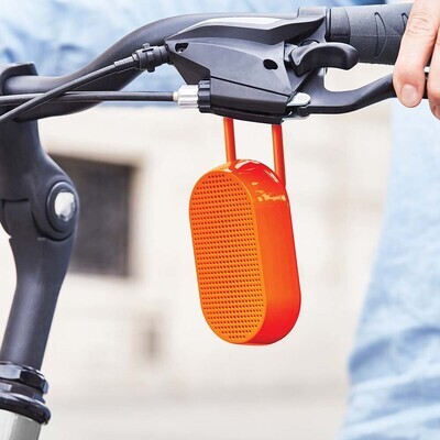 LEXON 'mino T' bluetooth speaker met karabijnhaak oranje