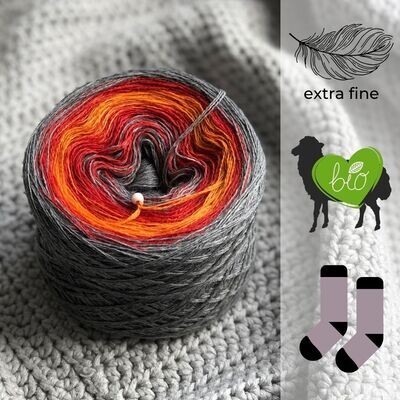 Woolpedia® Socks Kamindabend - organic gradient sock yarn (Merino extra fine)