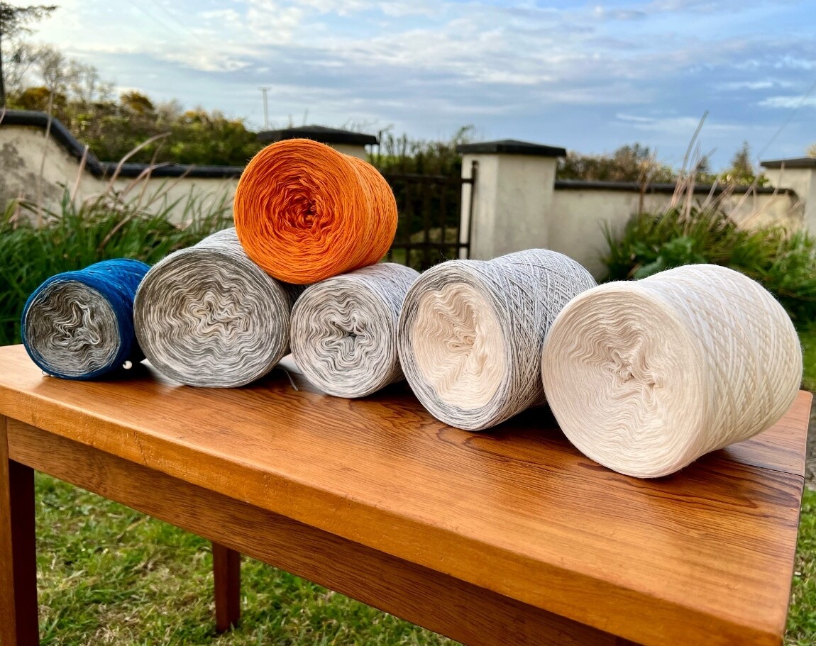 Woolpedia Colors Community TCAL yarn series - 6000m (Organic Merino)