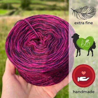 Woolpedia Colors Dragon Fruit organic designer yarn (Merino extra fine)
