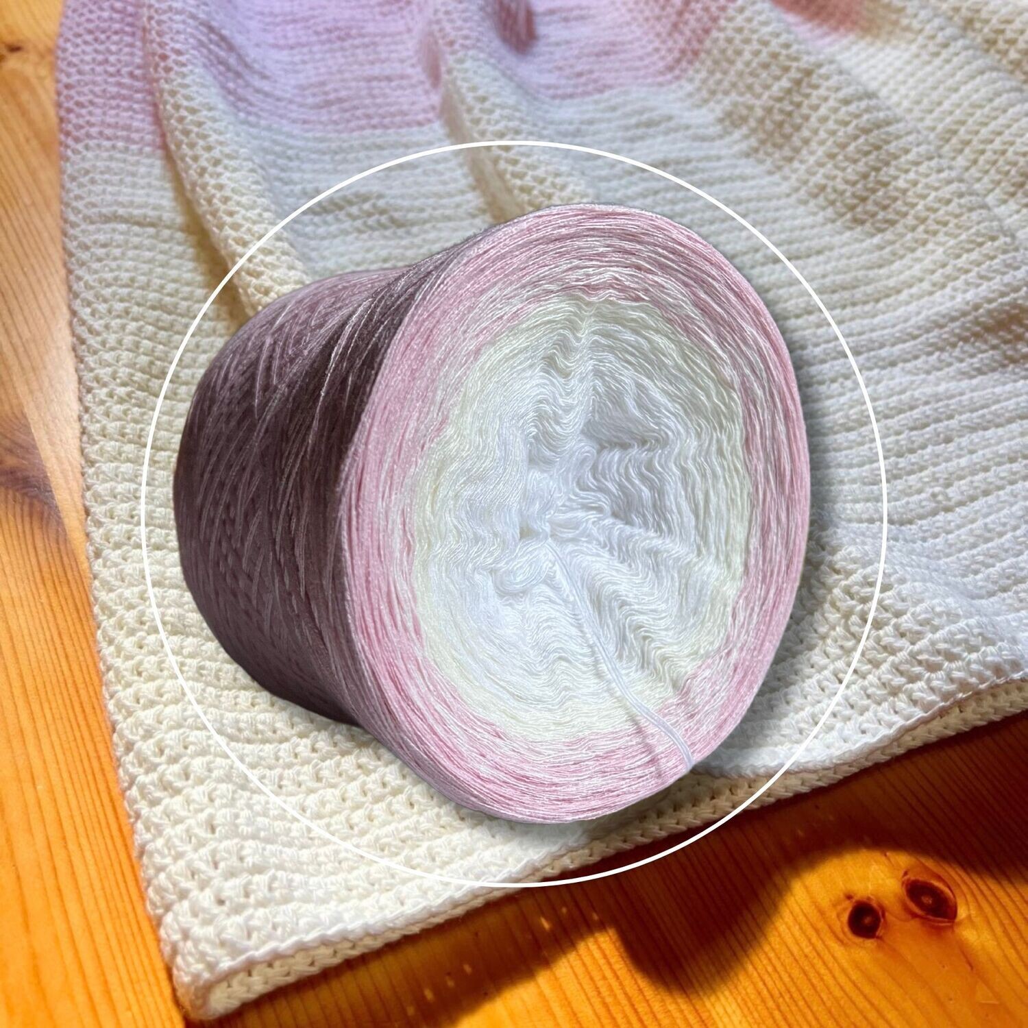 Woolpedia Colors Rosalie gradient yarncake (modal)