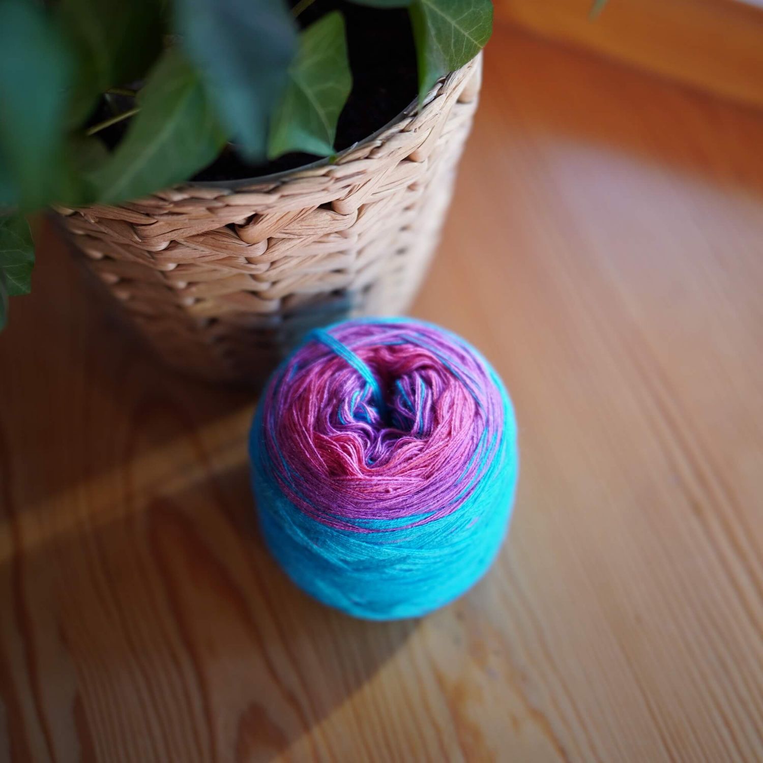 Woolpedia Colors Blütenmeer gradient yarncake (modal)