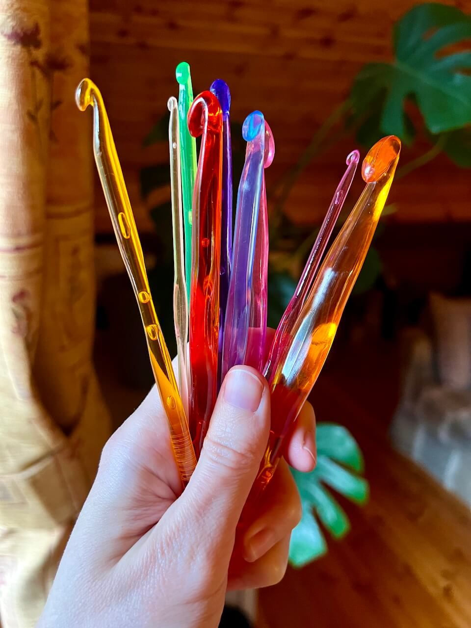 9-Piece colorful crochet hook set, sizes 3 to 12mm