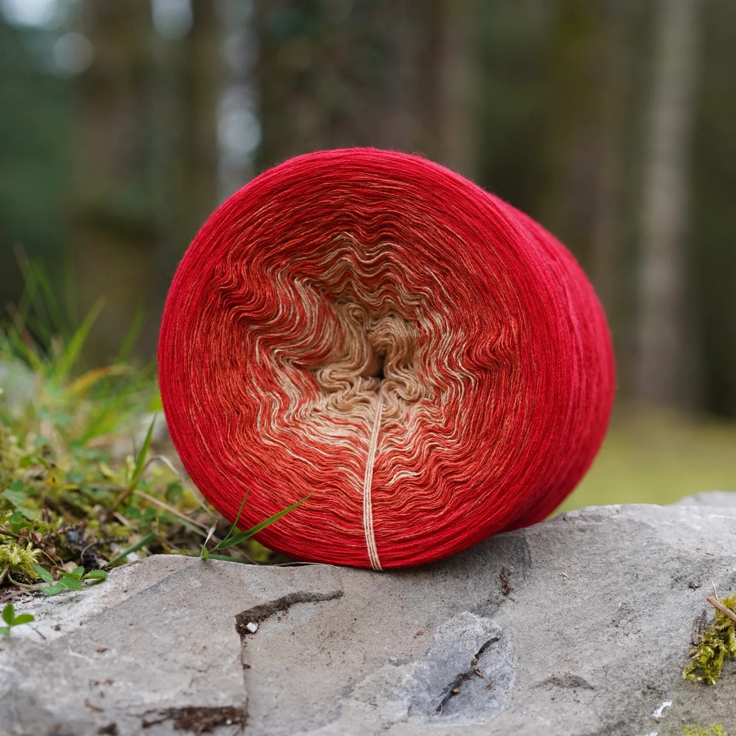 Woolpedia Colors Ayers Rock gradient yarncake (modal)