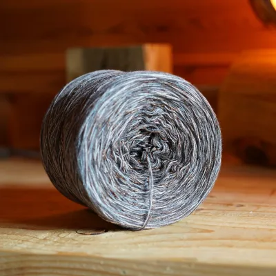 Woolpedia Silberstreif glitter yarncake (Modal)