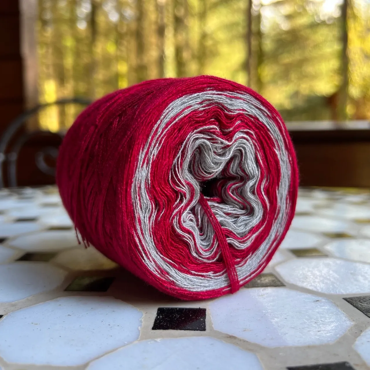 Woolpedia Colors Heartbeat gradient yarncake (modal)