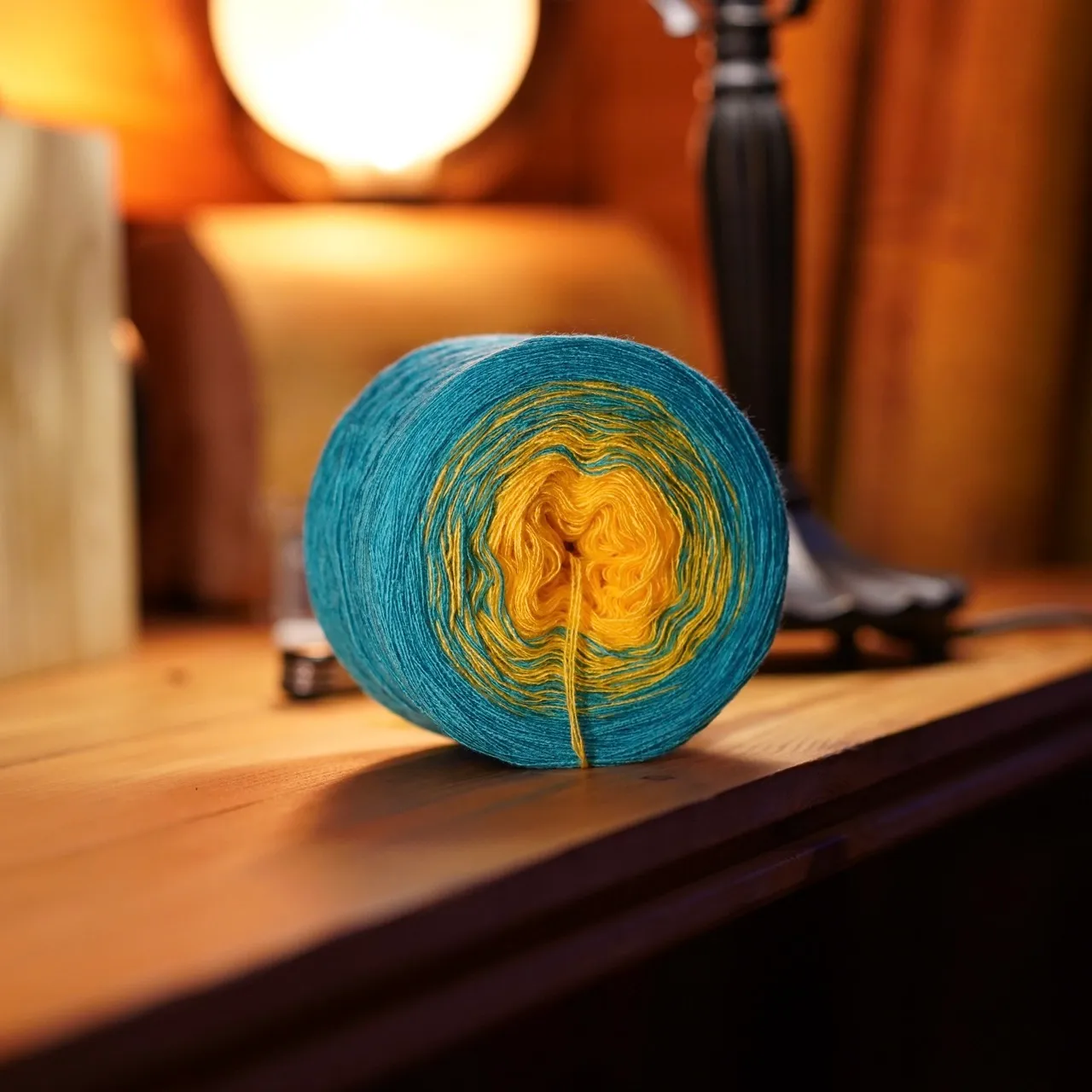 Woolpedia Colors Sonnenkuss gradient yarncake (modal)