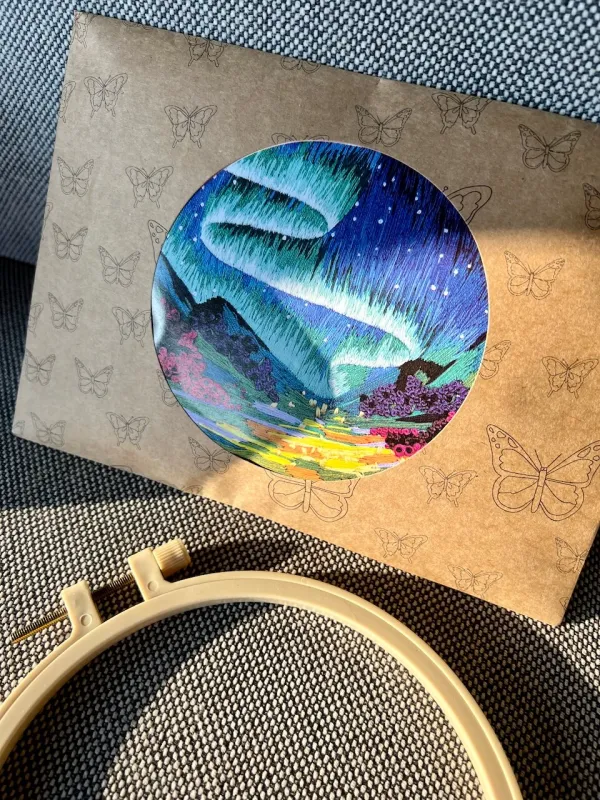 15cm Aurora Mountains Embroidery Kit - DIY Northern Lights Wall Art