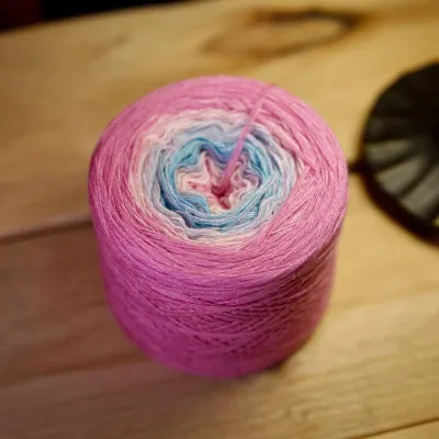 Woolpedia Colors Impression gradient yarncake (modal)