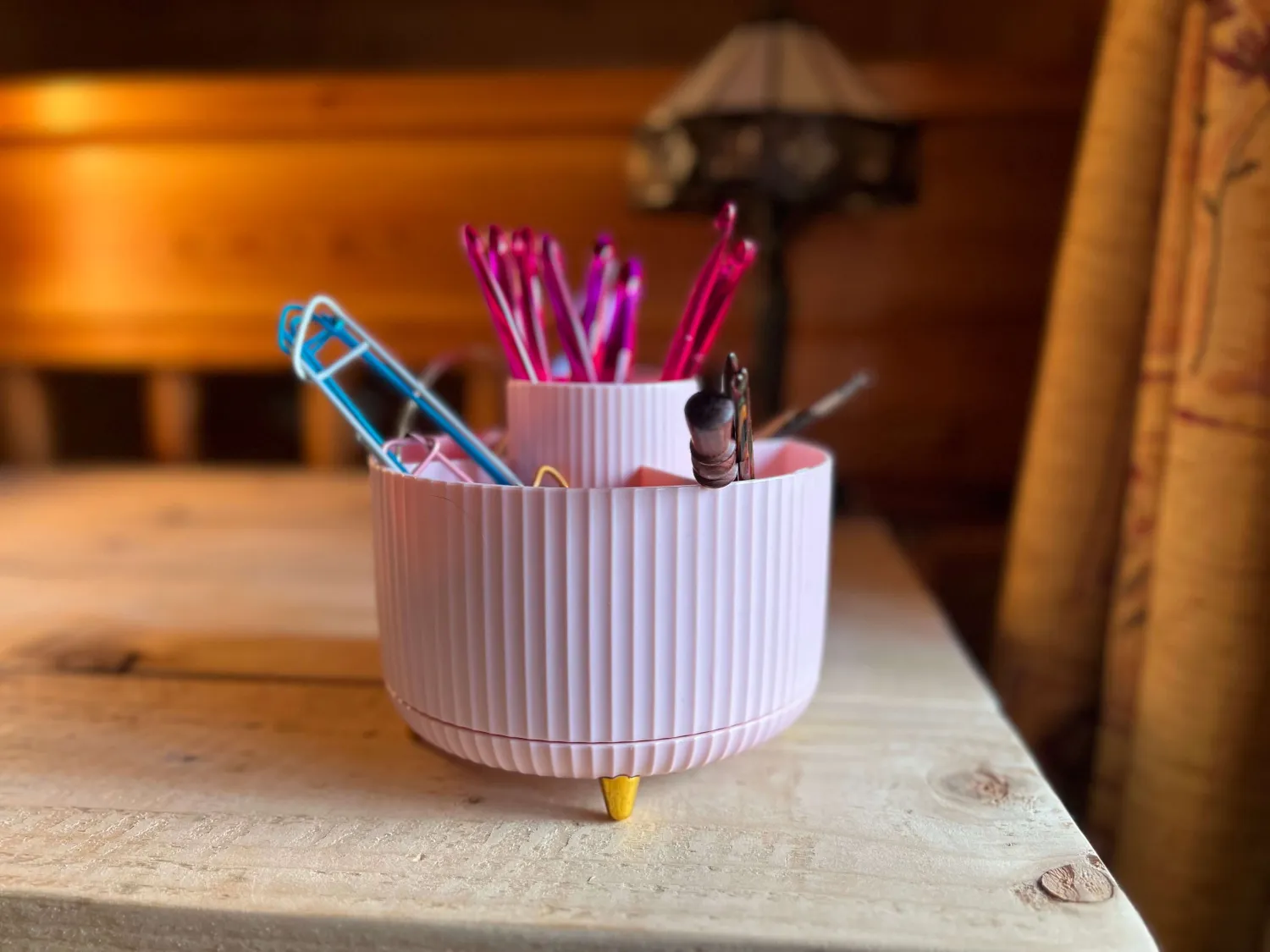 Round table organizer