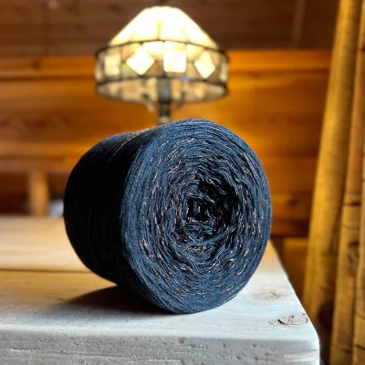 Woolpedia Black Pearl glitter yarncake (Modal)