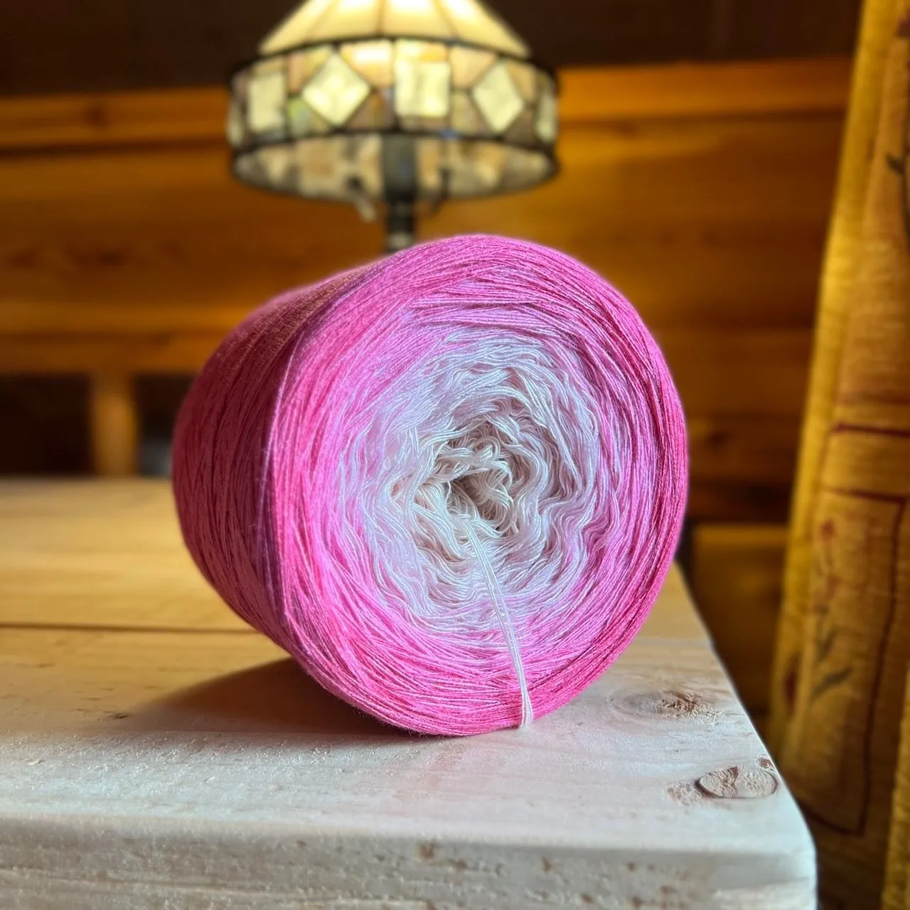 Woolpedia Colors Sweet Flamingo gradient yarncake (modal)