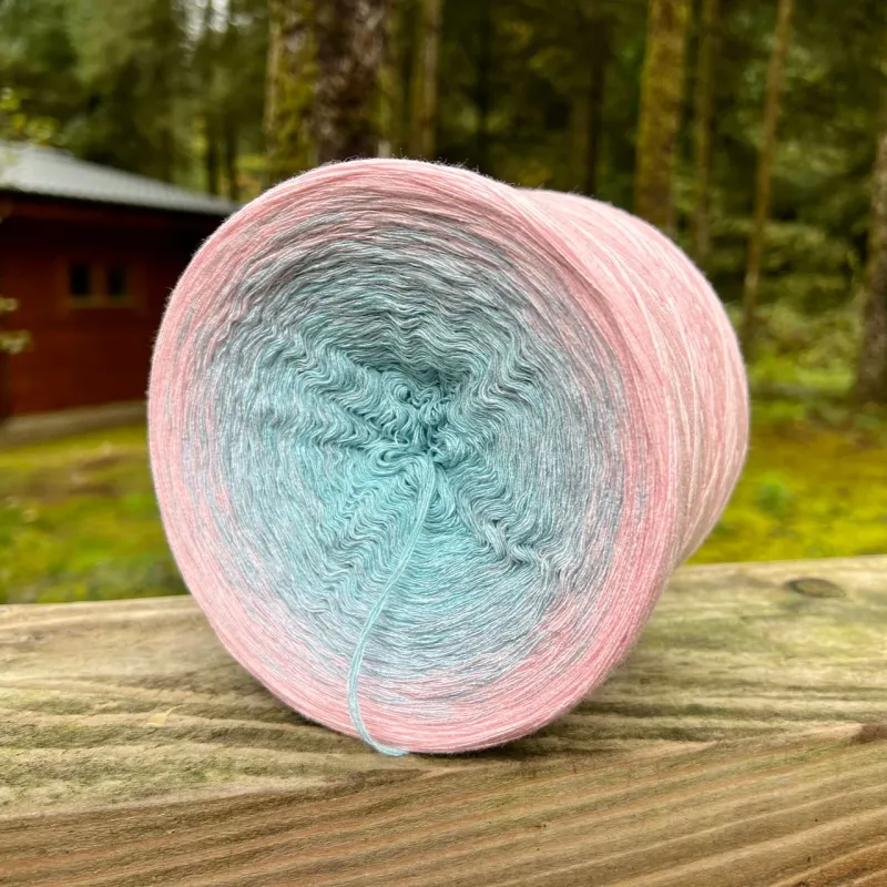 Woolpedia Colors Zuckerwatte gradient yarncake (modal)