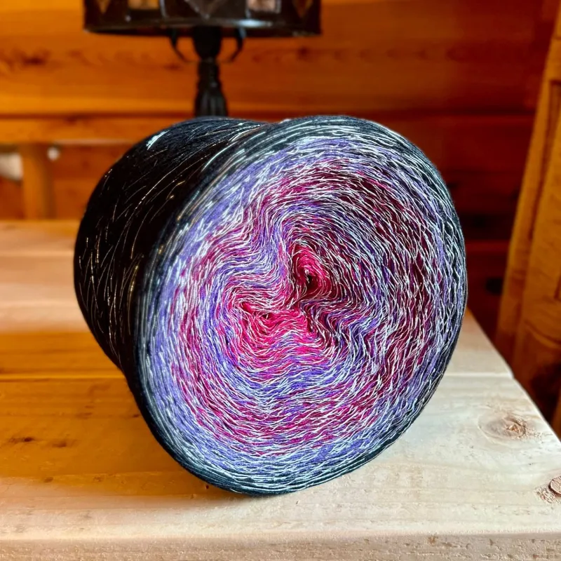 Woolpedia Colors Rendezvous - glitter gradient yarncake (modal