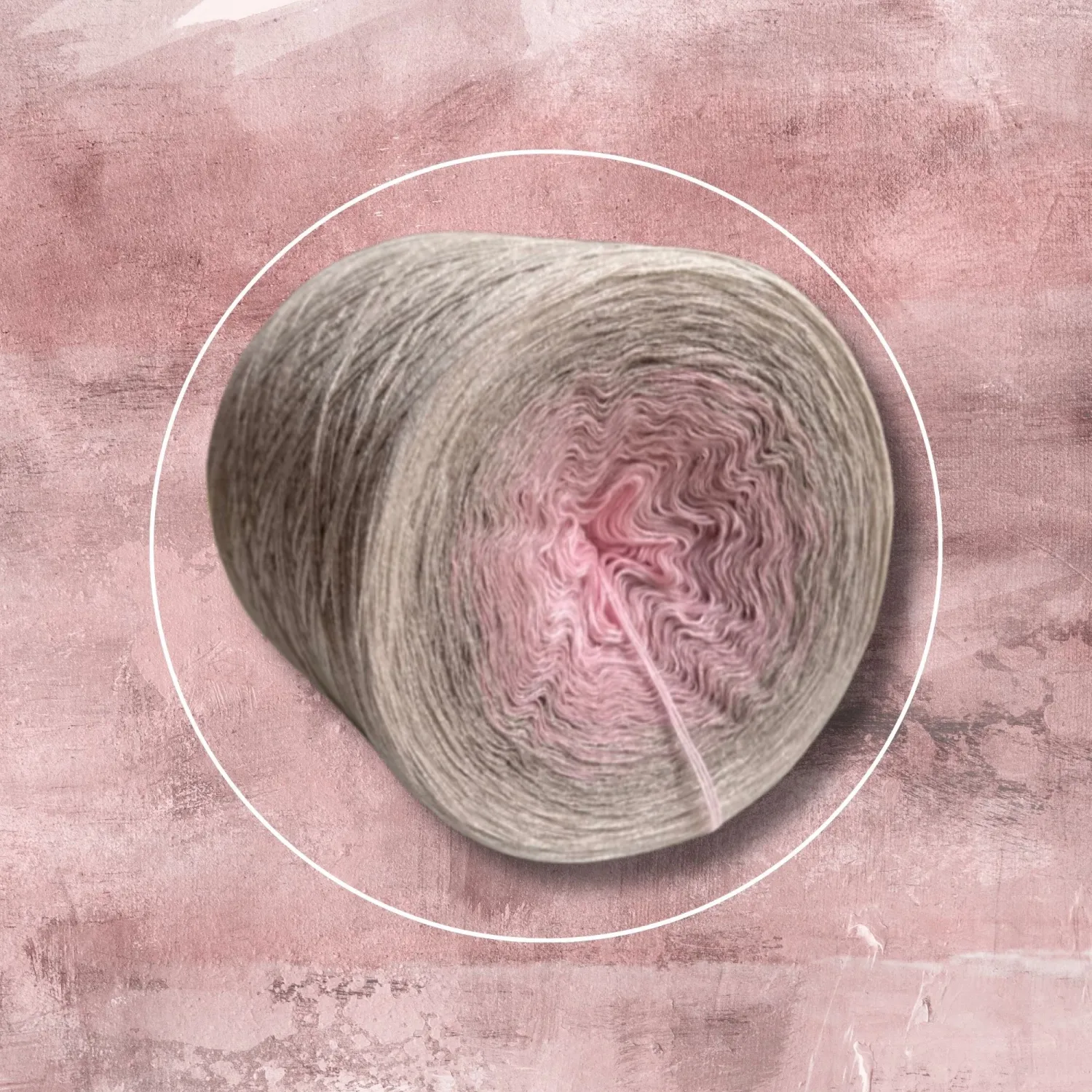 Woolpedia Colors Blush gradient yarncake (modal)