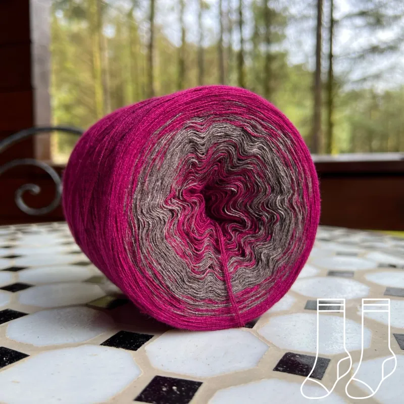 Woolpedia Socks Beerenstark - modal gradient sock yarn