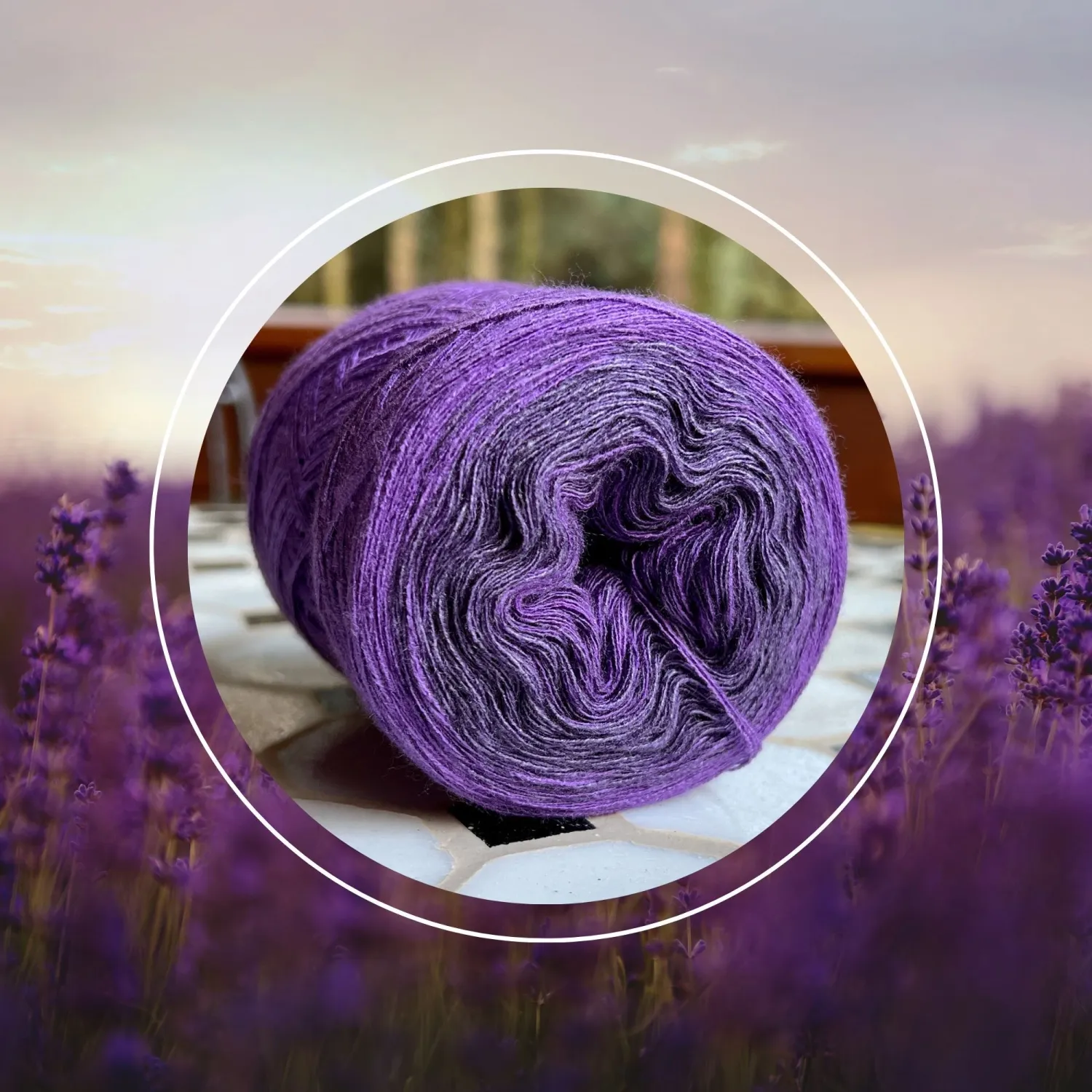 Woolpedia Colors Lavendel-Feld gradient yarncake (modal)