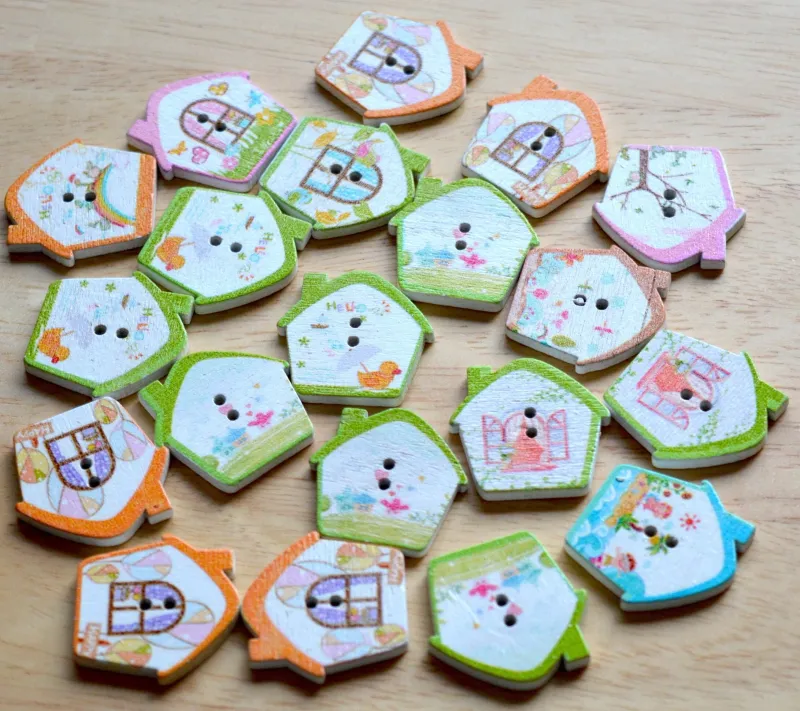 Wooden button - house #16