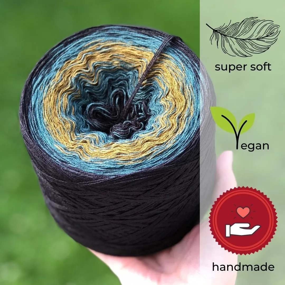 Woolpedia Colors Universum gradient yarncake (modal)