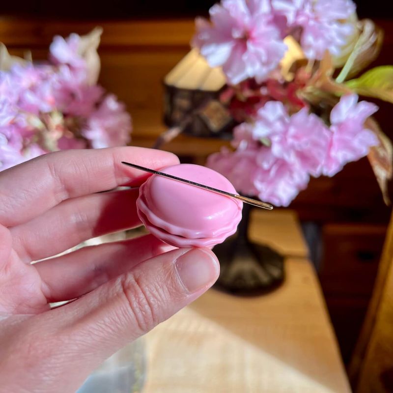 Magnetic Needle Cleaner, Sharpener &amp; Holder – Macaron