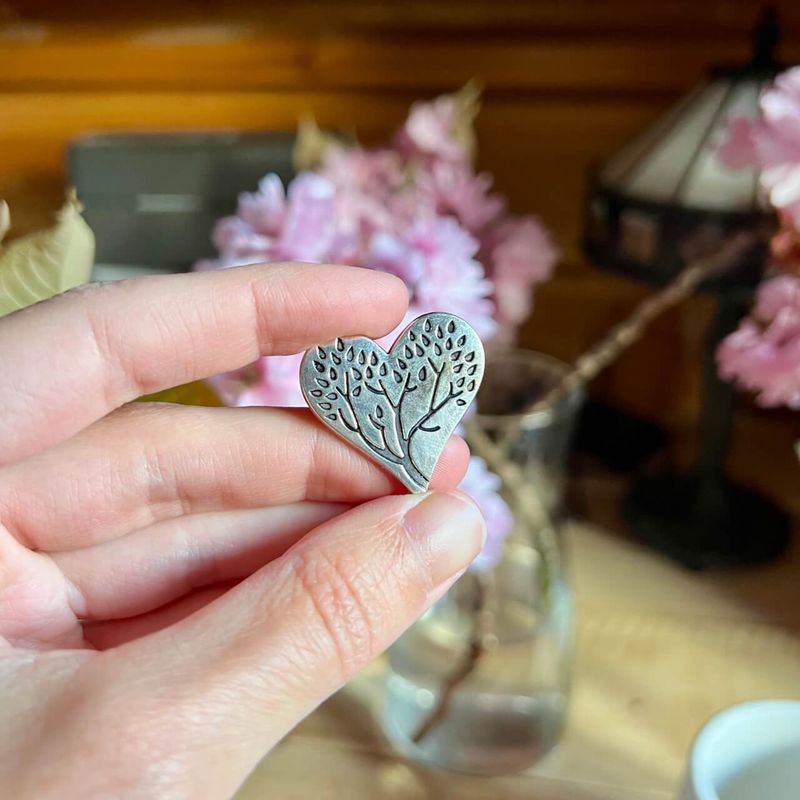 Magnetic Needle Minder Tree of Life Heart for embroidery
