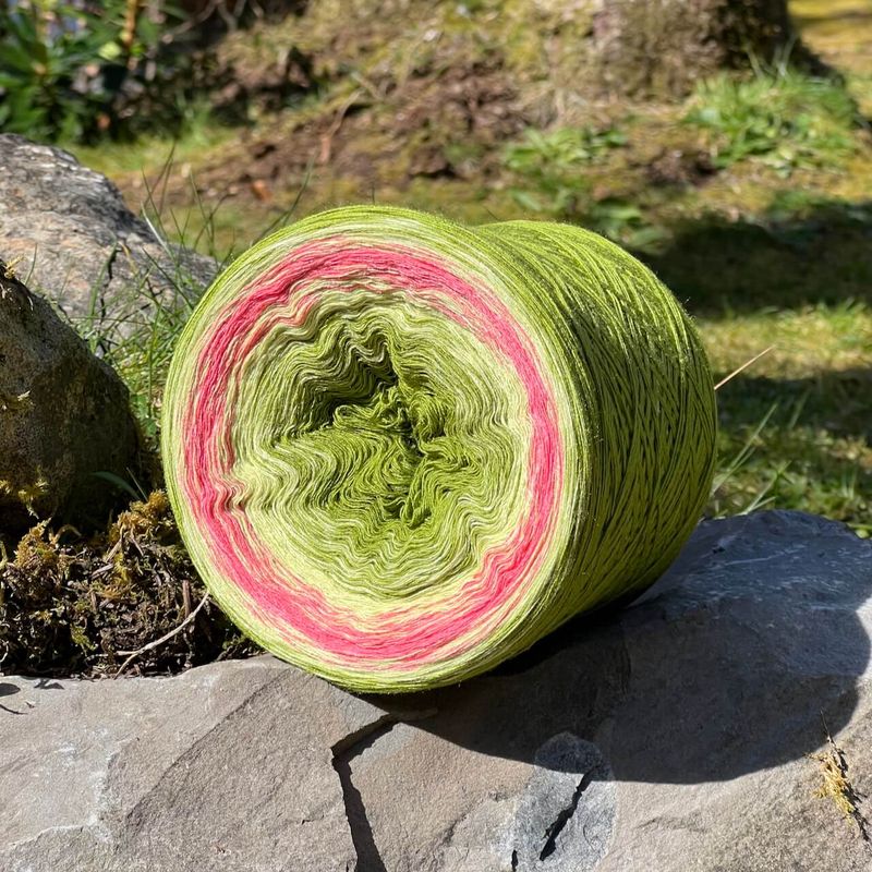 Woolpedia Colors Japanischer Garten gradient yarncake (modal)