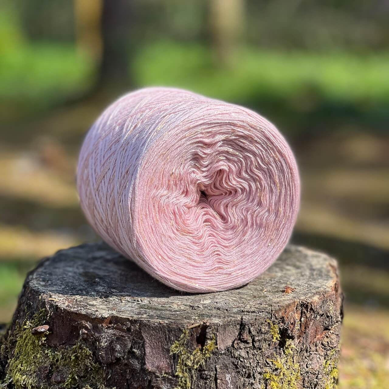 Woolpedia Rosengold glitter yarncake (Modal)