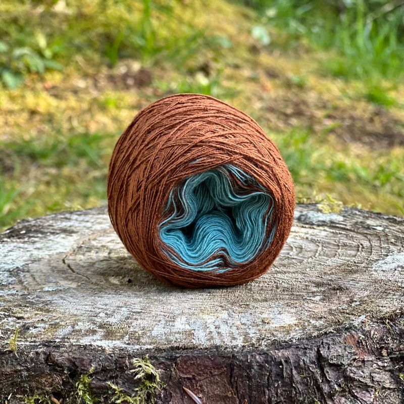 Woolpedia Embroidery yarn Mokkamint - 2ply modal gradient yarncake