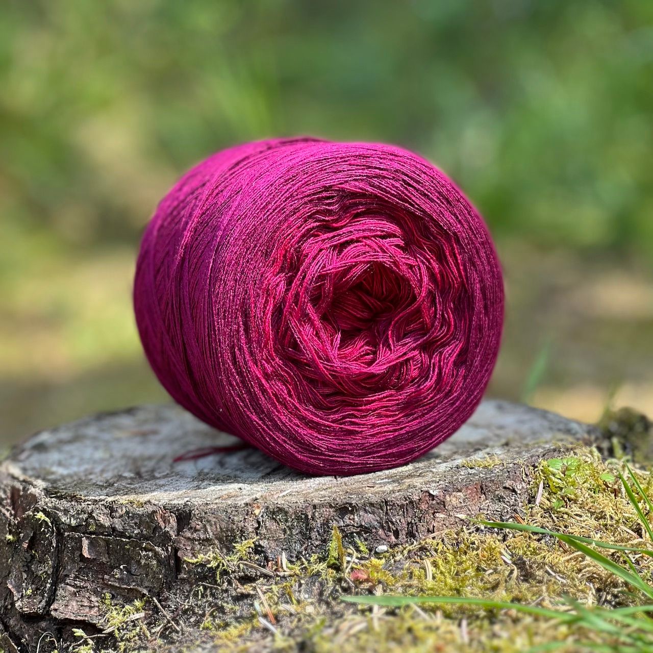 Woolpedia Colors Kaiserrobe gradient yarncake (modal)