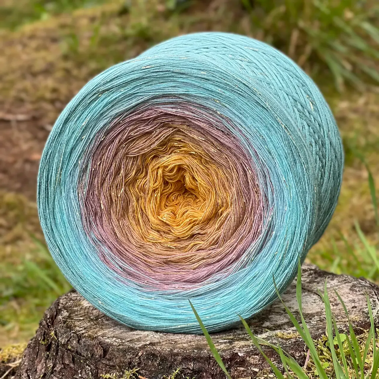 Woolpedia Colors Aura - glitter gradient yarncake (modal)