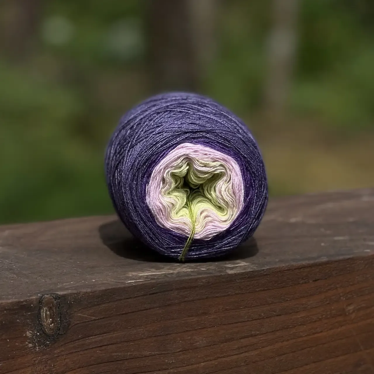 Woolpedia Colors Lavendel-Horizont gradient yarncake (modal)